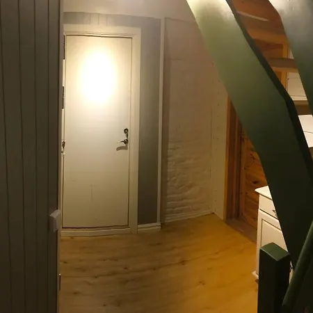 Cozy Apartement Near The Center. 5 Bedrooms Διαμέρισμα