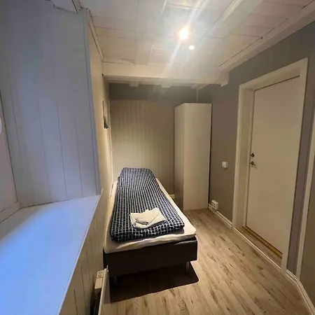 Cozy Apartement Near The Center. 5 Bedrooms *
