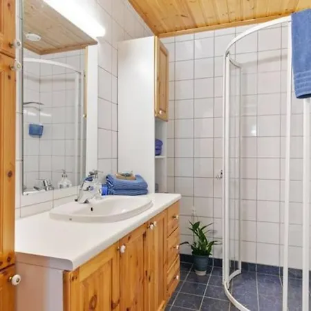 Appartement Cozy Apartement Near The Center. 5 Bedrooms *